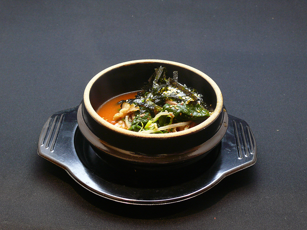 香精和胡椒味的肉类，蔬菜也含有Karubikuppa