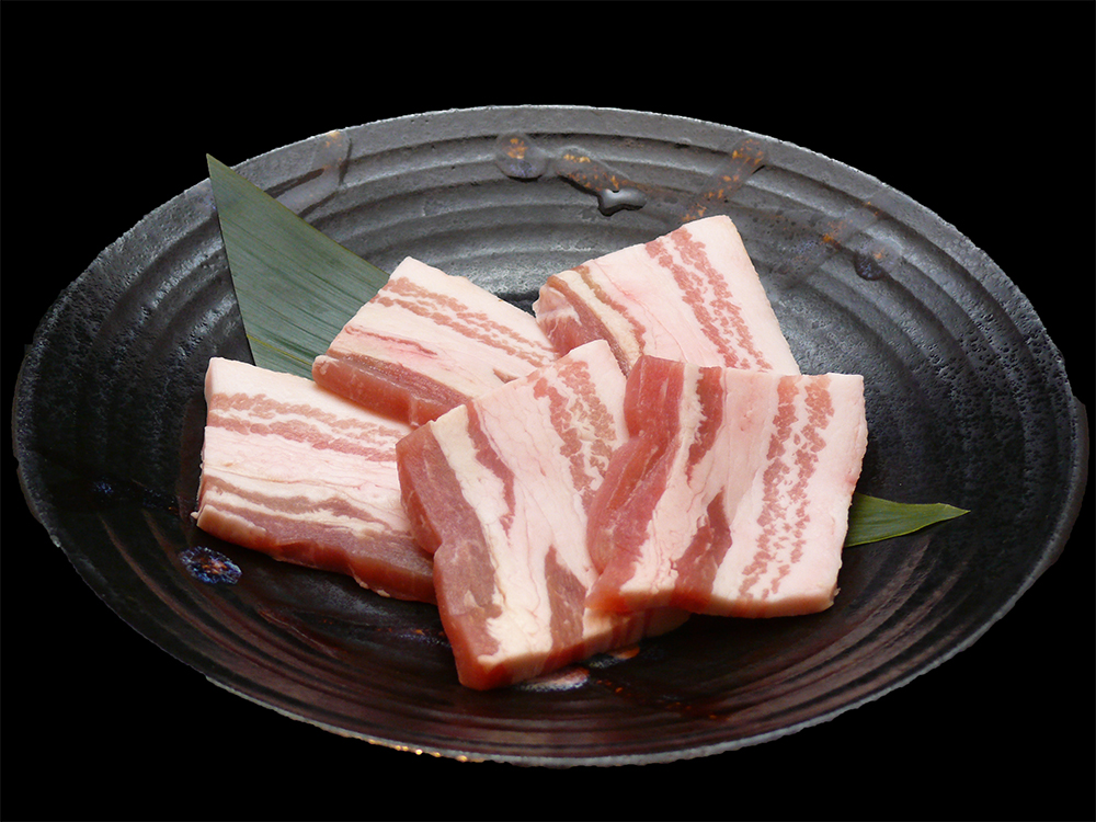 肉の繊維質が細かく柔らかでひきしまった肉質が自慢です。豚肉本来のうま味と風味が豊かな良質肉です。